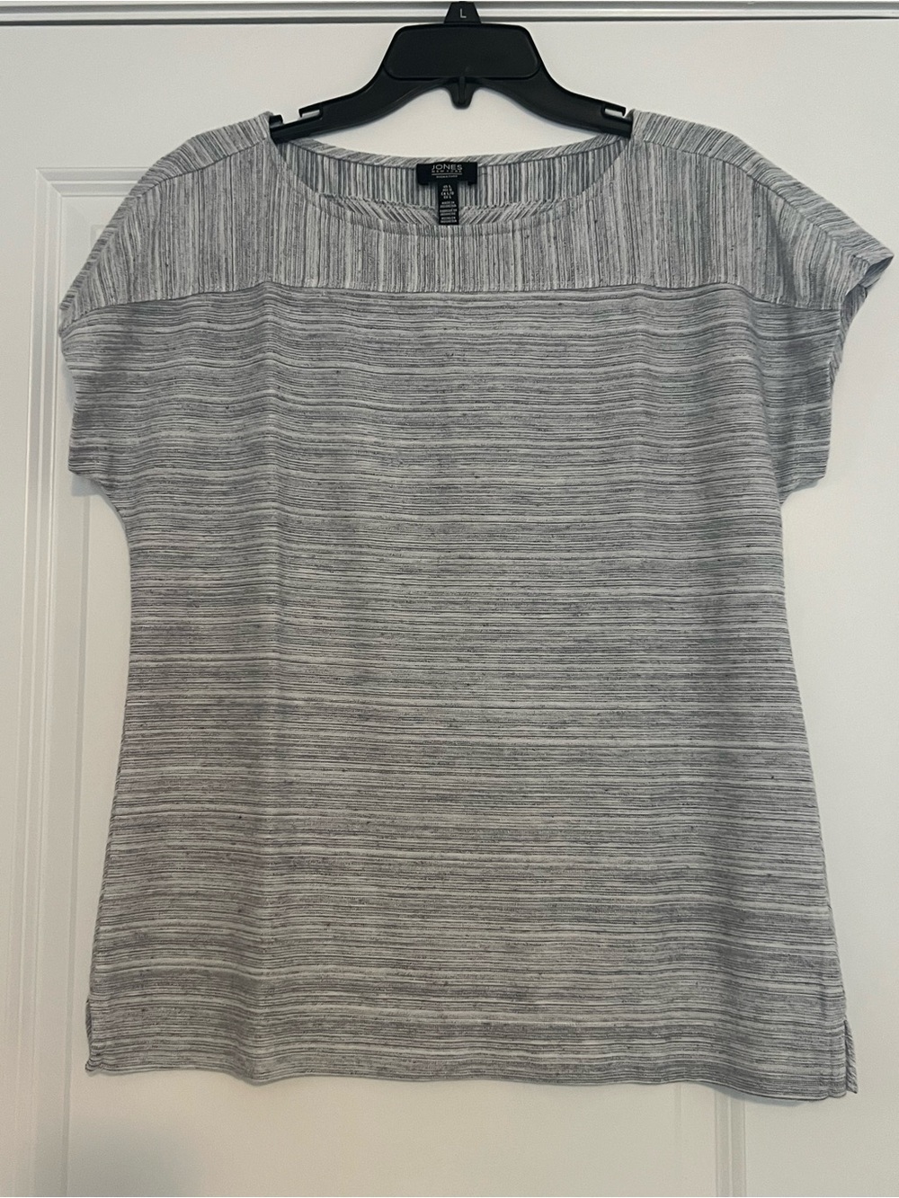 Jones New York Light Gray Heathered Short Sleeve Tee